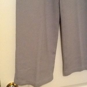 St. John Santana Knit Gray Capri Pants